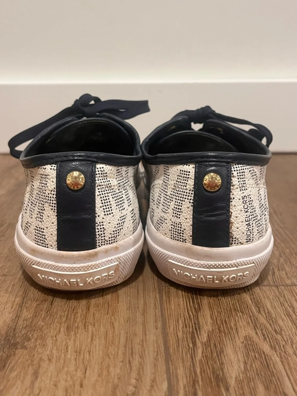 Michael Kors Boerum Sneaker in White/Navy - Picture 6 of 12